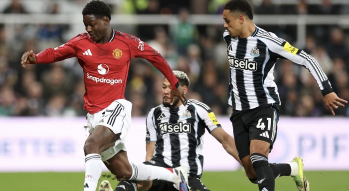 真人娱乐-联赛11轮不败终结！曼联1-2遭十人纽卡绝杀，卡里克遭遇上任首败|纽卡斯尔|B费|拉姆塞|戈登|奥苏拉_新浪体育_新浪新闻